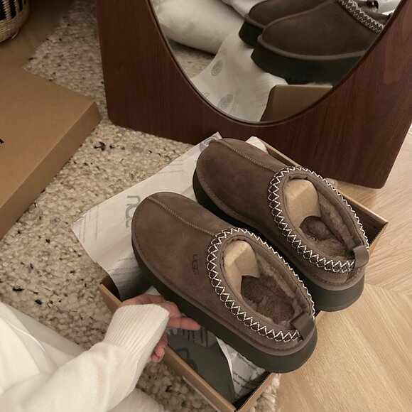 UGG Tazz Platform Shearling Lined Slipper - Picture 4 of 10